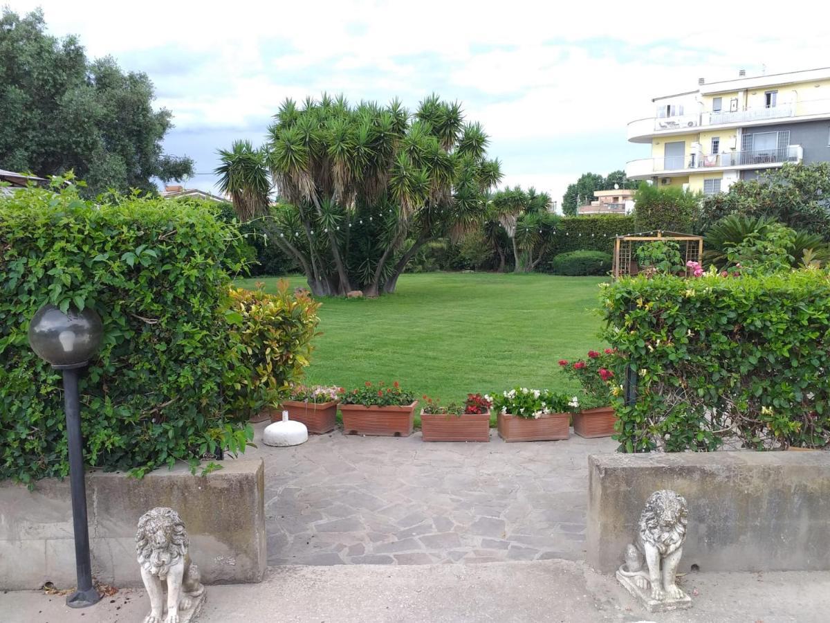Apartament Garden Basement - Seminterrato Max 4 Ospiti - Fiumicino Vicino Aeroporto E Fiera Zewnętrze zdjęcie